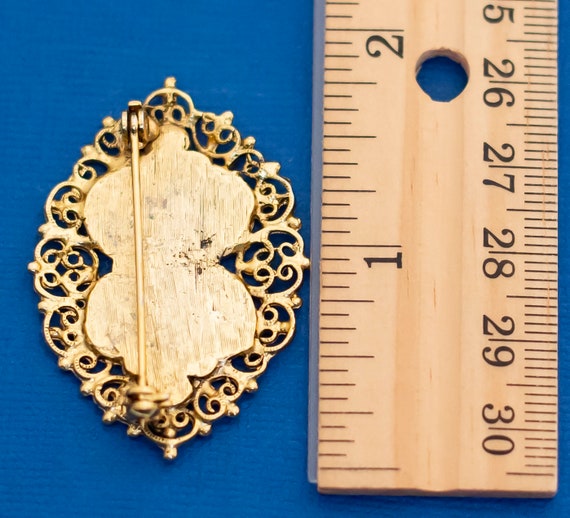 Vintage Royal Renaissance Brooch - D29 - image 2