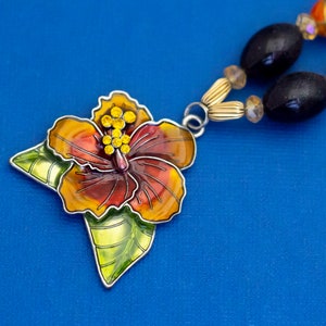 18 inch, Vintage Pendant Necklace, Hibiscus Flower Necklace, Floral Necklace, Beaded Necklace - D4