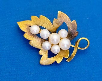 Vintage Brooch, Gold Filled Brooch, White Faux Pearls Brooch, Art Nouveau Brooch, Elven Leaf Brooch, Autumn Fall Leaves Brooch - D14