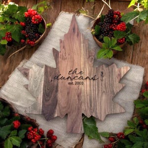 Personalisiertes Blatt Charcuterie Brett Blatt Schneidebrett Erntedank Dekoration Friendsgiving Einzigartiges Geschenk Handgemachtes Erntedankgeschenk