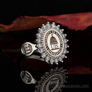 Sterlingzilveren universiteitsring, aangepast College-logo, afstudeercadeau