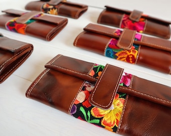 Guatemalan Huipil Trifold Wallet, Flower Wallet, Unique Leather Wallet, Wallet Organizer, Gift for Her, Women's Large Wallet