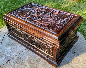 Wooden locking box,Vintage chest with key,Carved wooden jewelry box,Walnut treasure chest,Large jewlery box, gift for mom