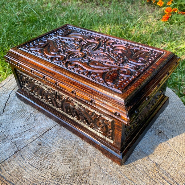 Wooden locking box,Vintage chest with key,Carved wooden jewelry box,Walnut treasure chest,Large jewlery box, gift for mom