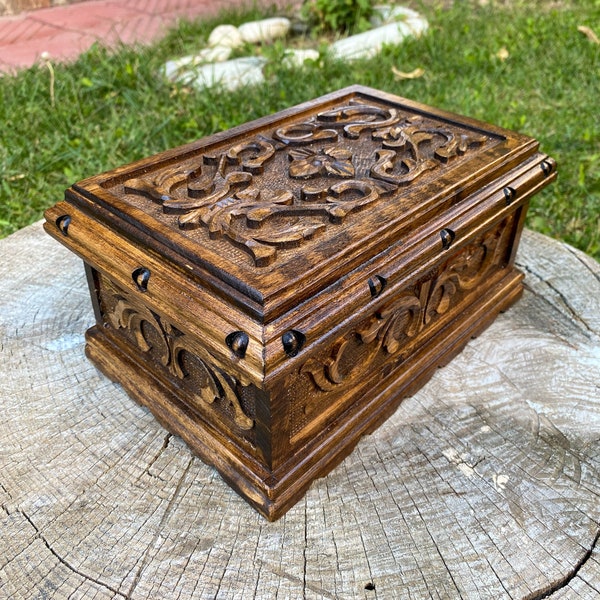 Personalized Wooden jewelry box with lock, secret lock box with key, treasure chest, walnut treasure chest