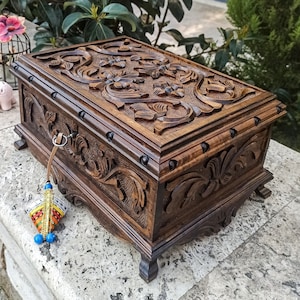 Personalized Wooden chest, large wood box, large treasure chest, jewelry box, Walnut large locking jewlery box