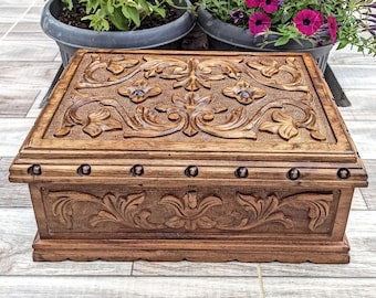 Personalized Wooden chest, large wood box, large treasure chest, jewelry box, Walnut large locking jewlery box