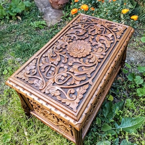 Ottoman carved trunk coffee table , large hope chest, blanket trunk, handmade vintage cedar chest, engraved storage chest image 6