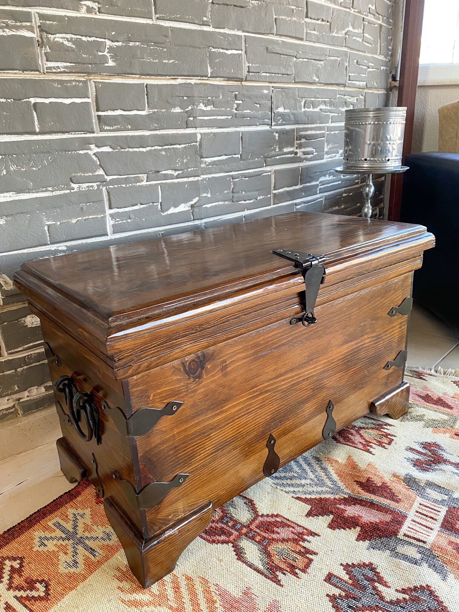 Luxury Antique Quality French Small Steamer Trunk Coffee Table 