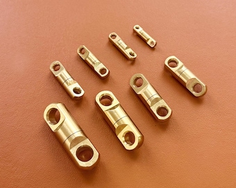 Brass Rotatable Keychain - Outdoor Buckle,Multifunction Connector, Durable Brass Accessory Swivel Key Ring