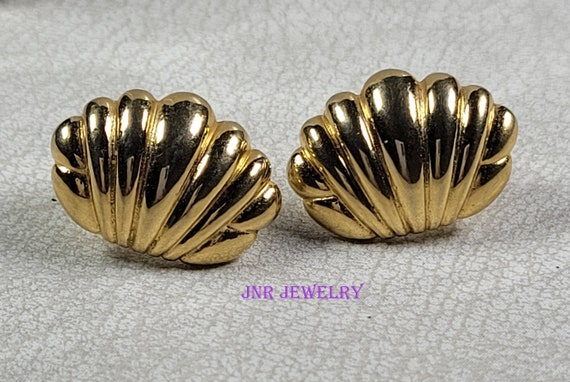 Gold shell stud best sale earrings