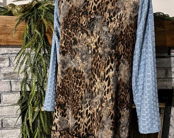 Blue/leopard tunic