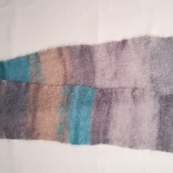 Sjaal. met de hand gebreid. Mohair zijde. 180 x 20 cm. turkoois, grijsblauw, grijs, beige