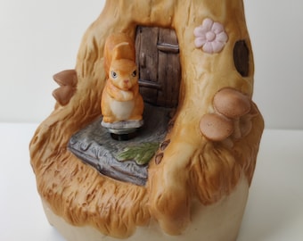 Vintage Music Box- wind-up musicbox ceramic - Schmid - Musical Collectibles Beatrix Potter - Squirrel Nutkin - Peter Rabbit 1990 autumn