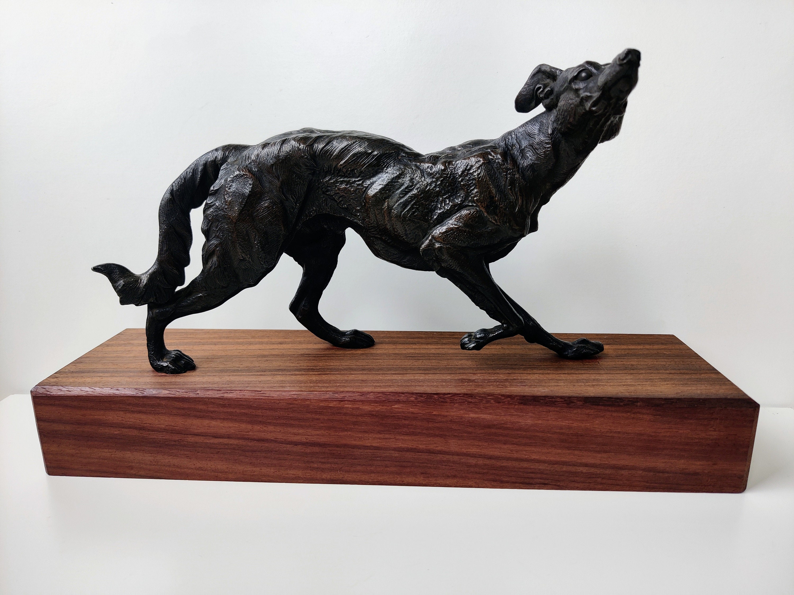 グレイハウンドの置物 ダークグレー Seated Greyhound Figure, 7