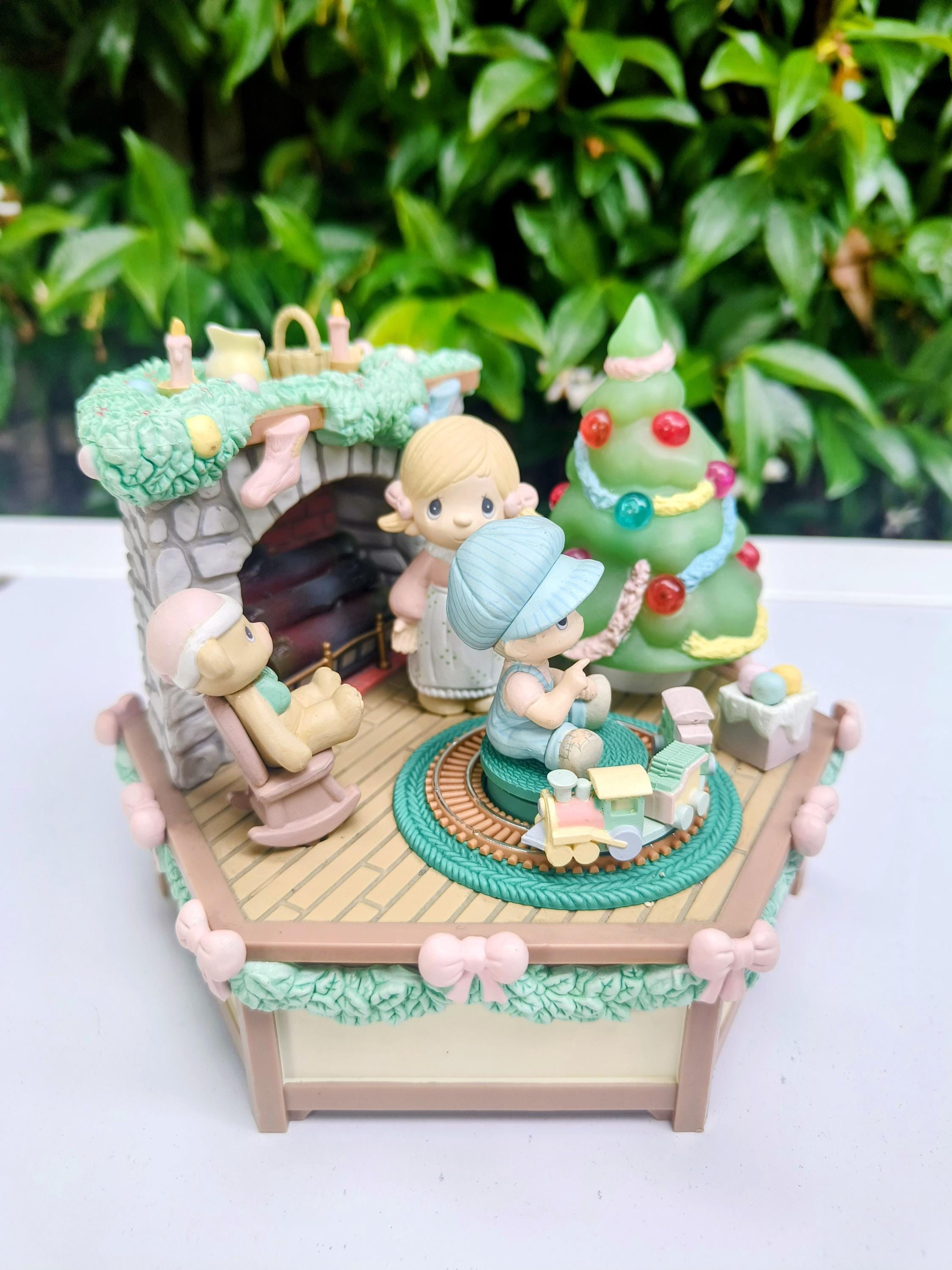Enesco Vintage Precious Moments Music Box - Lustre Fame – Home for