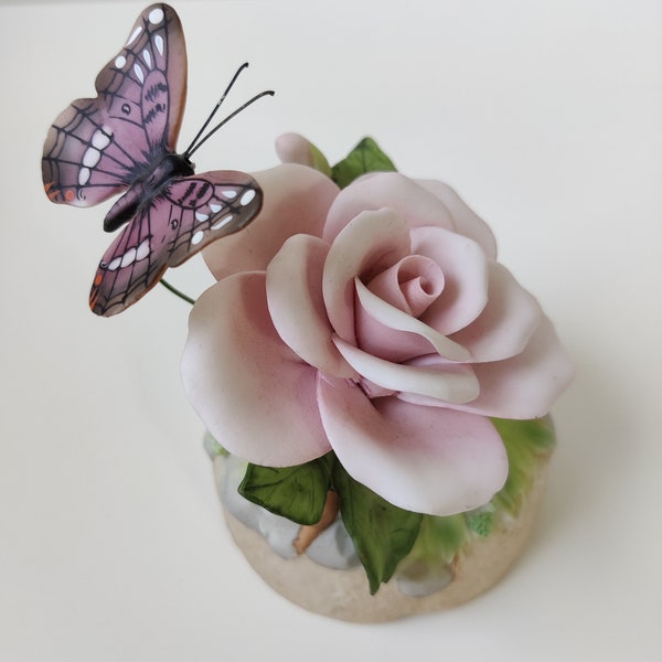 Enesco Vintage Music Box- wind-up musicbox ceramic - Butterfly - Everything is Beautiful - Butterfly with Rose 1986