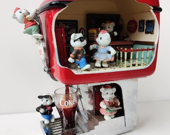 Enesco Mice Vintage Music Box - Coca Cola American Diner - plays tune Rock around the clock - Deluxe Multi-Action - 1991 collectors item