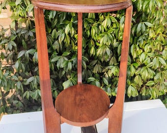 Vintage Dutch Art Deco 3-Legged Side Table – Amsterdam School, Arts and Crafts Movement – Oak Wood – Eclectic Home Style, 1920s-1930s