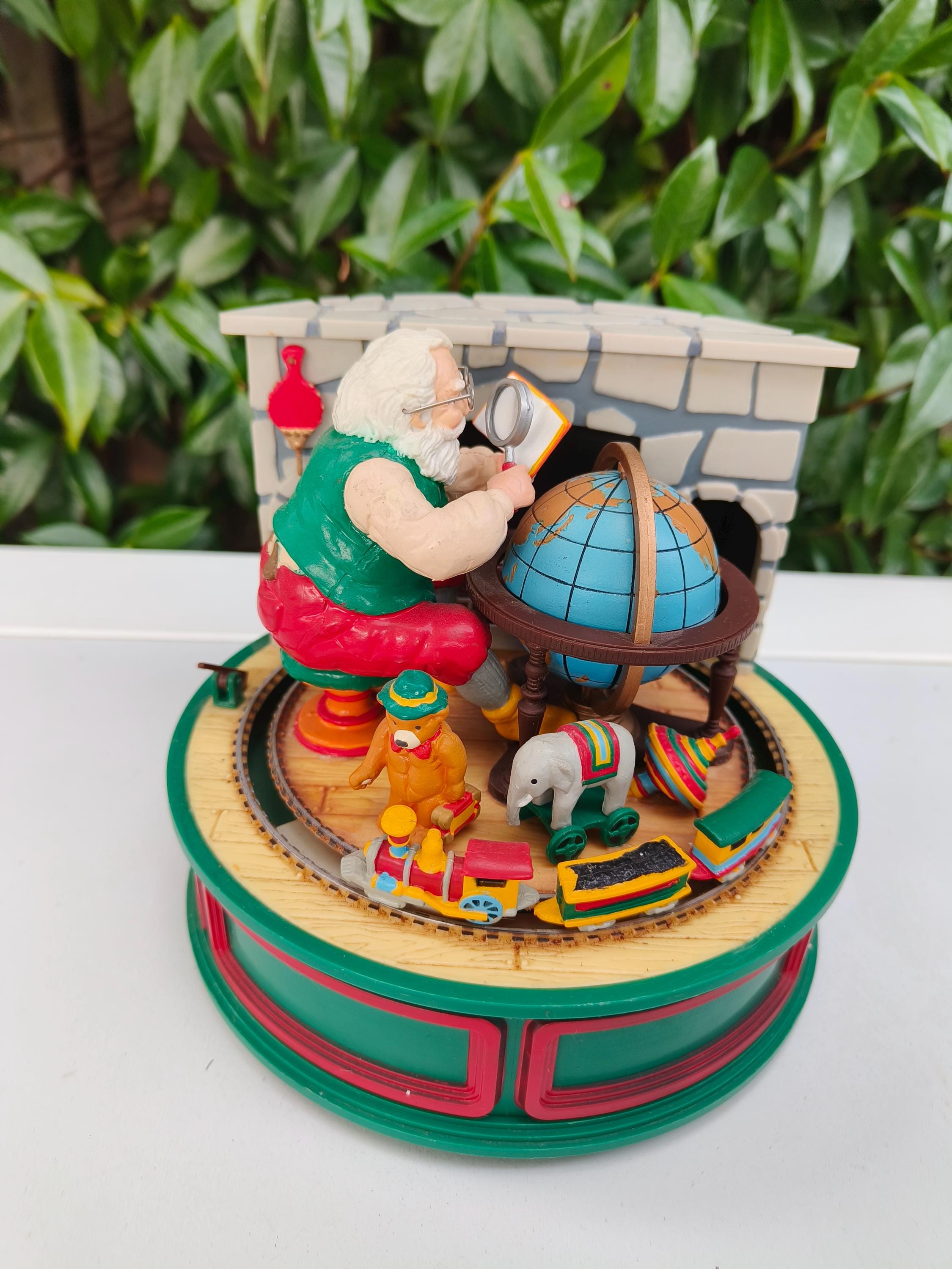 Willits Designs 1989 Animated Santa's Workshop Music Box – Vintage