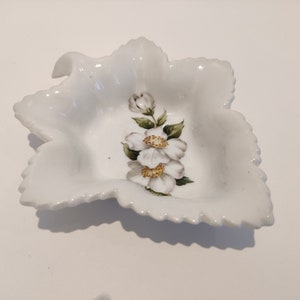 Porcelaine de Paris France - blad vormig bakje / schaaltje