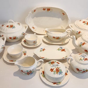 Société Céramique - compelete crockery - Royal Sphinx Maastricht Petrus Regout - Dutch Antique Art Nouveau tableware Poppy Flower / klaproos