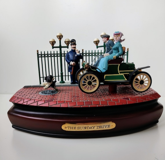 Enesco Music Box Vintage - the Sunday Drive - East Side