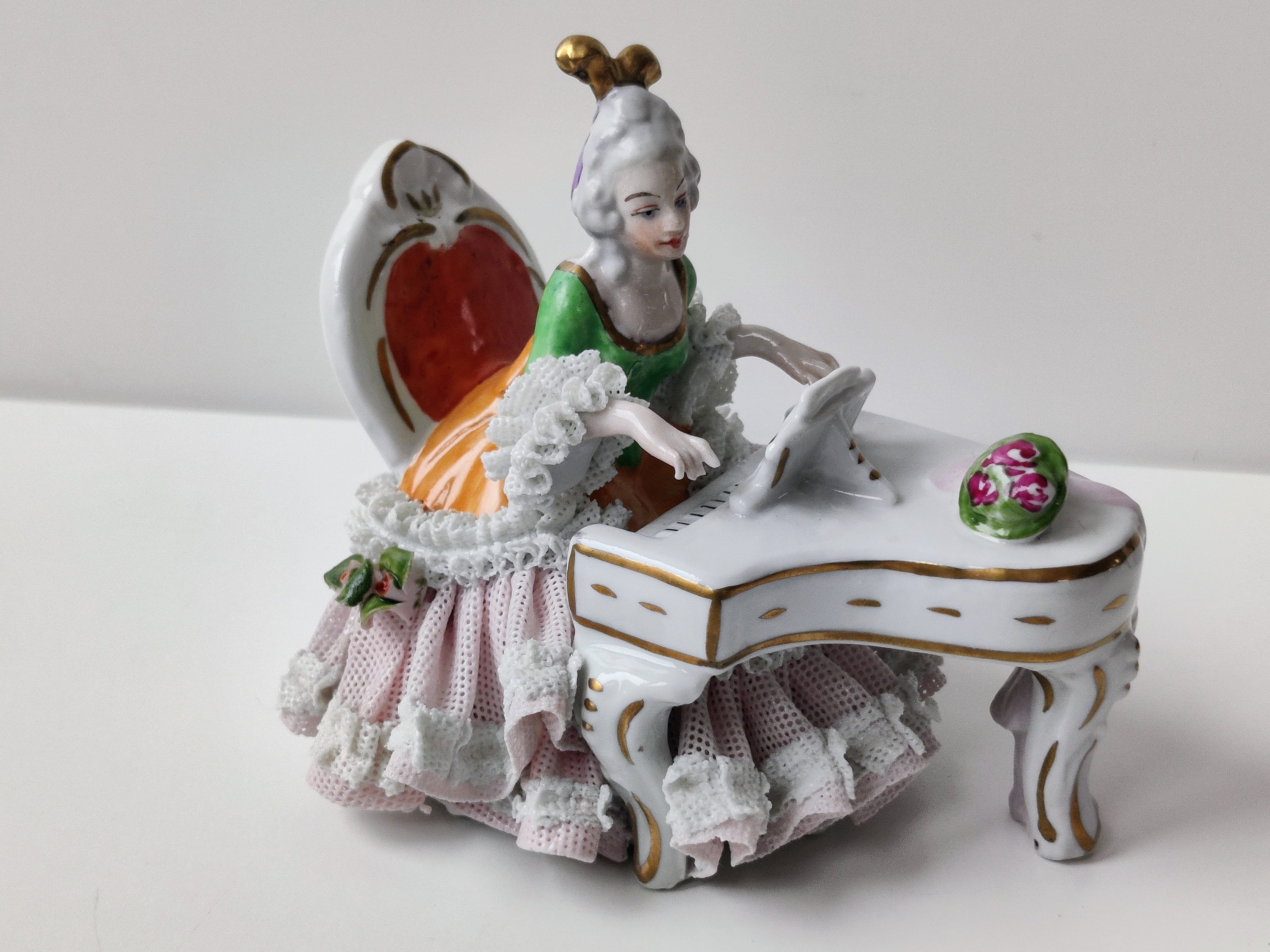 【VINTAGE】IRISH DRESDEN チェロ Dresden Large Porcelain Figurine Five Musicians Playing Lace