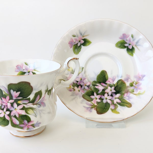 Royal Albert fine Bone China England - Mayflower - Beautiful pink flowers - cup and Saucer 1963