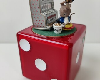 Enesco Vintage Music Box - the Best Deal in Town - Mice'n 'dice