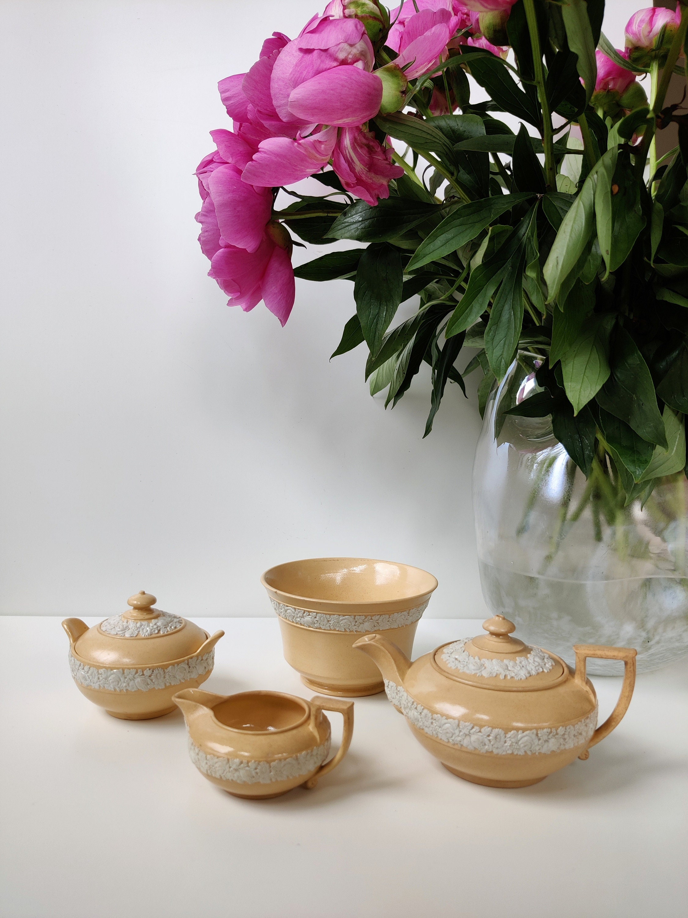 Exclusive Antique Wedgwood Staffordshire Victorian England