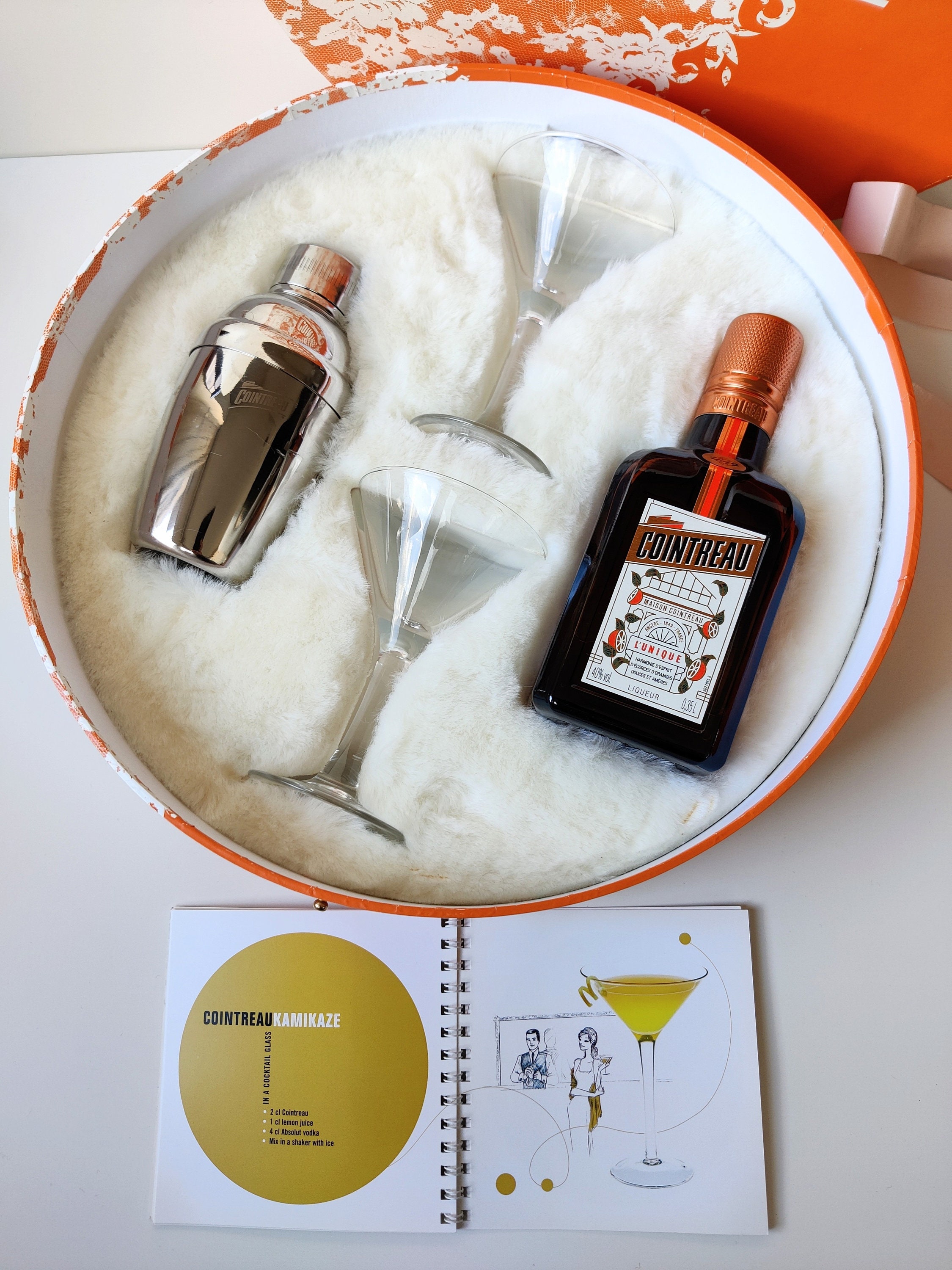 COINTREAU カクテルピンバッジセット Cointreau Cocktail Twists in a