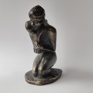Bronzen sculptuur - moeder met kind - handvervaardigd en gesigneerd