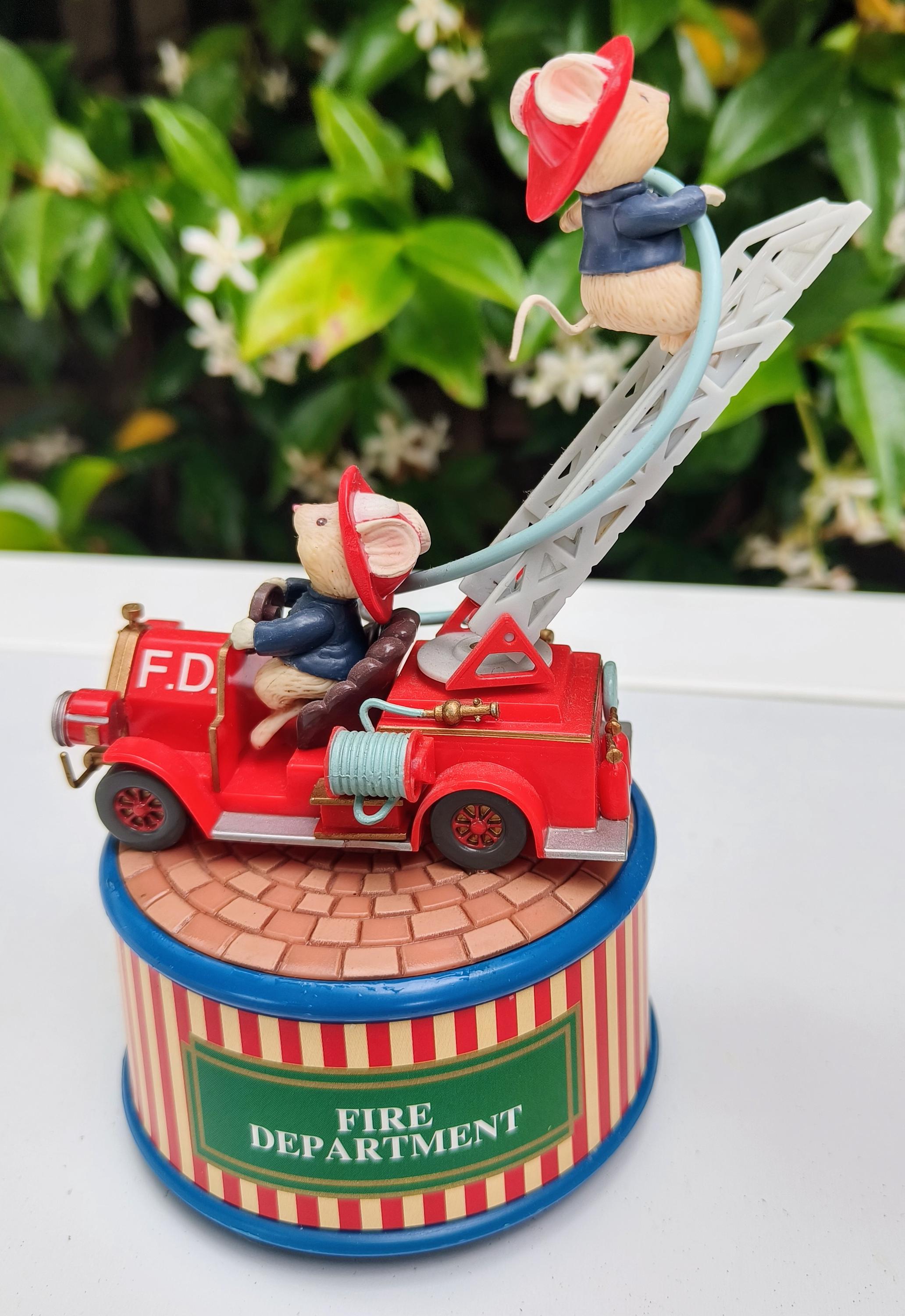 Enesco Music Box - Mice Vintage Wind up Musicbox - Fire Department