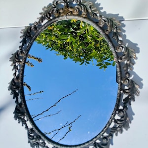 Antique-Style Oval Rococo Wall Mirror – French Louis XV Gilt Brass Frame with Red Velvet Backing – Decorative Mirror vintage 50s replica
