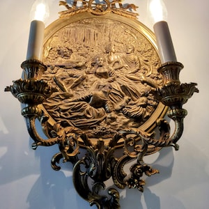 Antique Spanish Bronze Wall Sconce – Bronces Artísticos España – Rococo Double Candle Holder Relief – Ornate 19th Century Décor