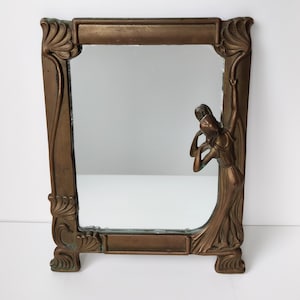 Art Nouveau spiegel - koperen antieke spiegel met prachtige vormen en dame - 1890 a 1900 - collectible - Vanity tafelspiegel