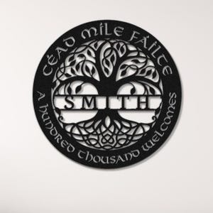 Personalisierte keltische Metall Wandkunst - individuelles irisches Familien Namensschild - Céad Míle Fáilte Plaque - Housewarming & Hochzeitsgeschenk - Wohnkultur