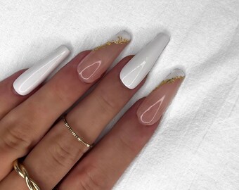 White and Gold | white & gold press on nails | winter false nails | white glossy fake nails