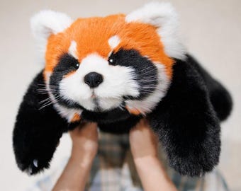 手作りの精巧なレッサーパンダの重み付きぬいぐるみ：抱き心地の良い