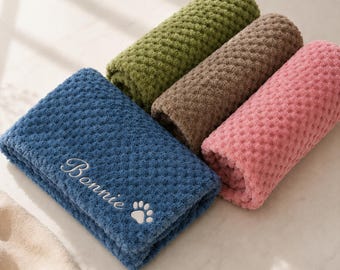 Personalized Pet Blanket with Name, Custom Embroidered Dog & Cat Blanket, Soft Fleece Pet Gifts for Pet Mom