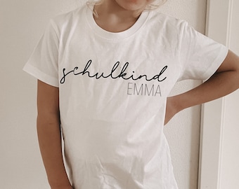 Schulkind + Name Tshirt #2 | Schulkind 2022 I Einschulung 2024 I Erstklässler | T–Shirt zur Einschulung personalisiert  | Kinder T–Shirt