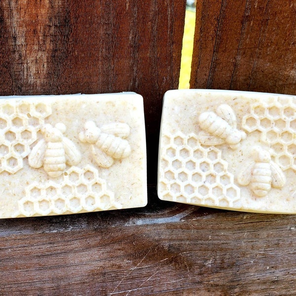 Oatmeal & Honey Luxurious Bar Soap, your choice of moisturizing goat's milk or shea vegan glycerin. Made with real raw honey and ground oats