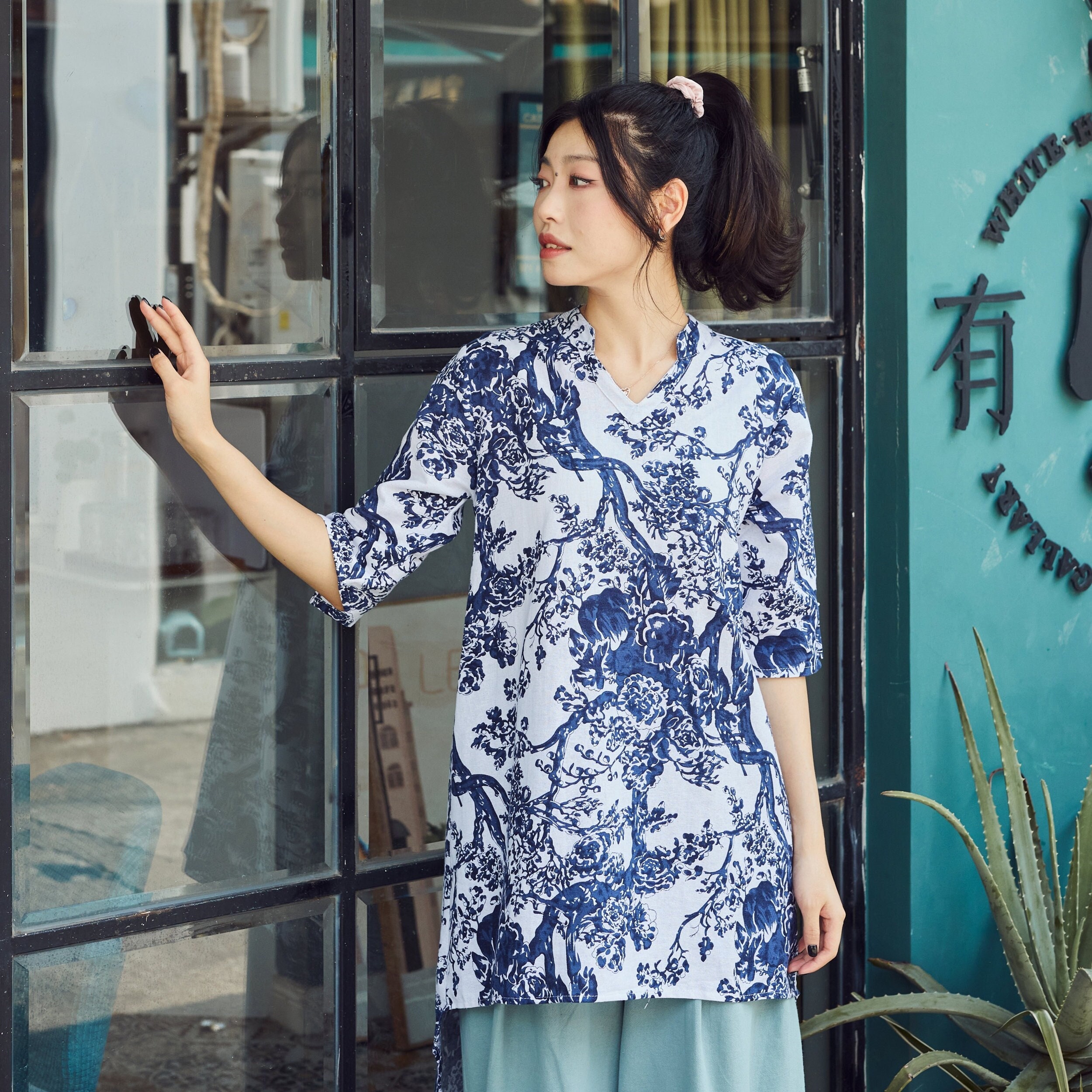 T-Shirt Navy Blue Toile de Jouy Cotton and Linen Jersey