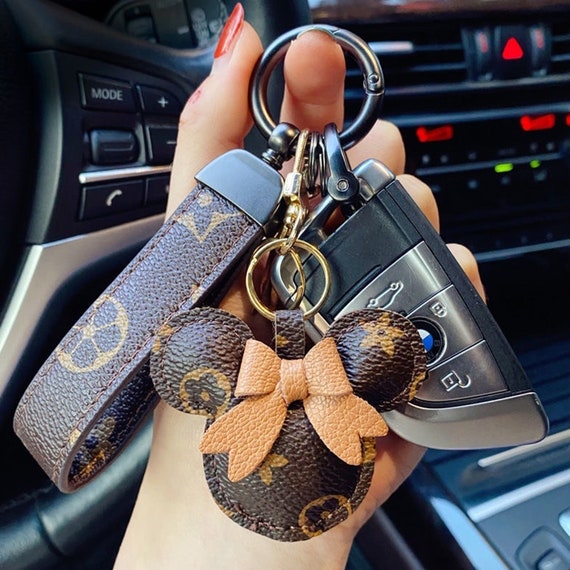 Stylish Mouse Car Keychain With Flower Leather Duffle Bag Pendant