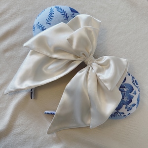 Perfect Porcelain Minnie Mouse Ears / blue pattern / vintage vase / vintage porcelain pattern / blue minnie ears / disney ears / bow