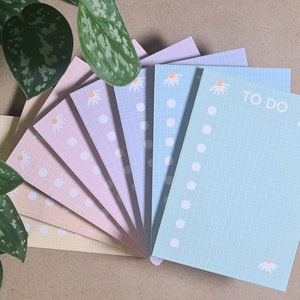 Daisy To Do List in 8 pastel colors, checkered Daisy notepad, Made in Switzerland