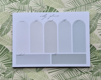 A5 weekly planner in beige and green | Notepad for weekly planning | Daily overview | Notes | Weekend | Made in Switzerland