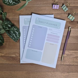 A5 daily planner | Notepad for daily planning | Daily overview | Notes | To-do list | Selfcare | Made in Switzerland