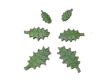 Fondant holly leaves cake or cupcake toppers. Christmas, winter edible decorations